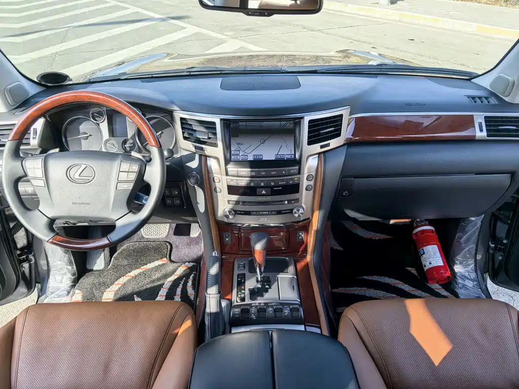 Lexus LX 570