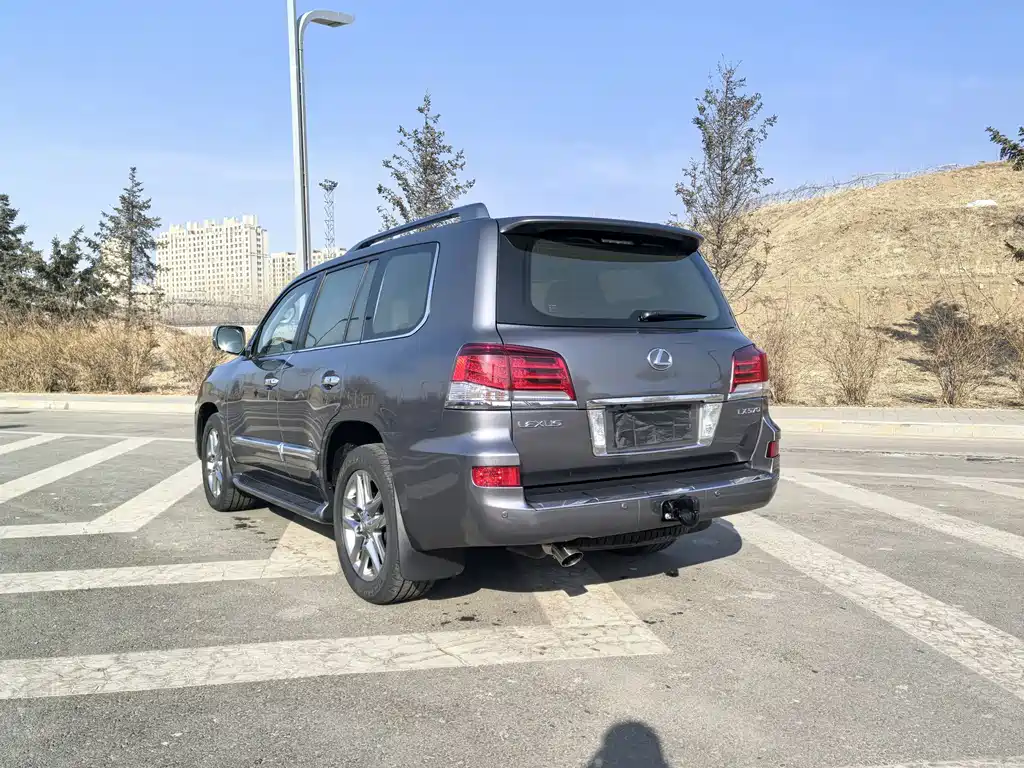 Lexus LX 570