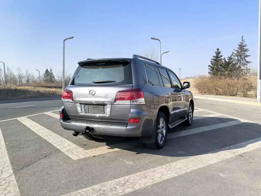Lexus LX 570