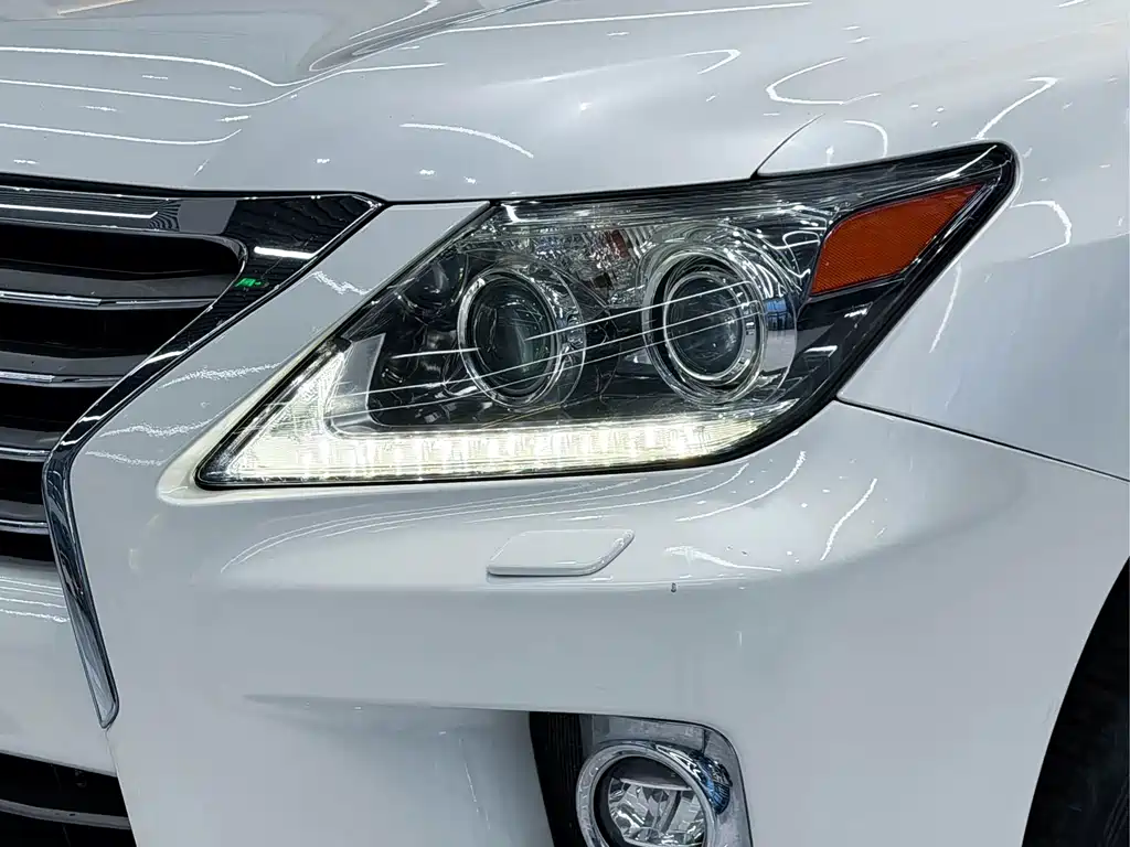 Lexus LX 570
