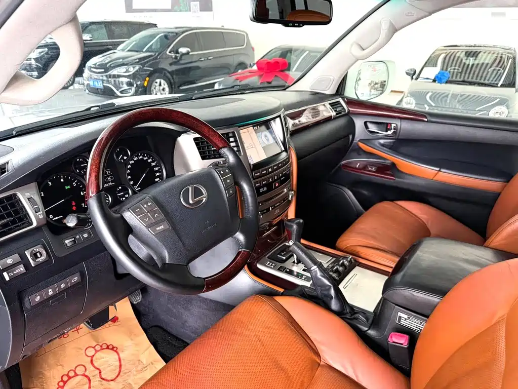 Lexus LX 570