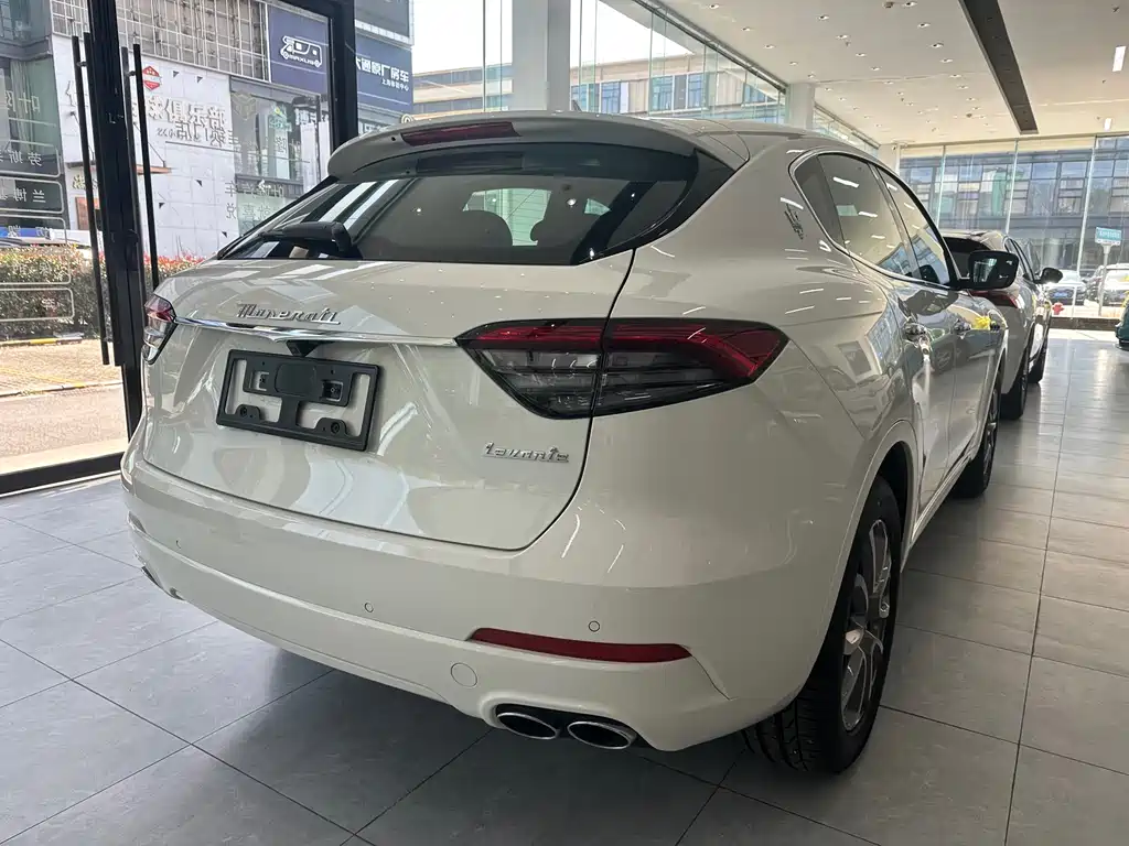 Levante 2.0 T GT