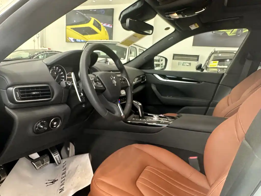 Levante 2.0 T GT
