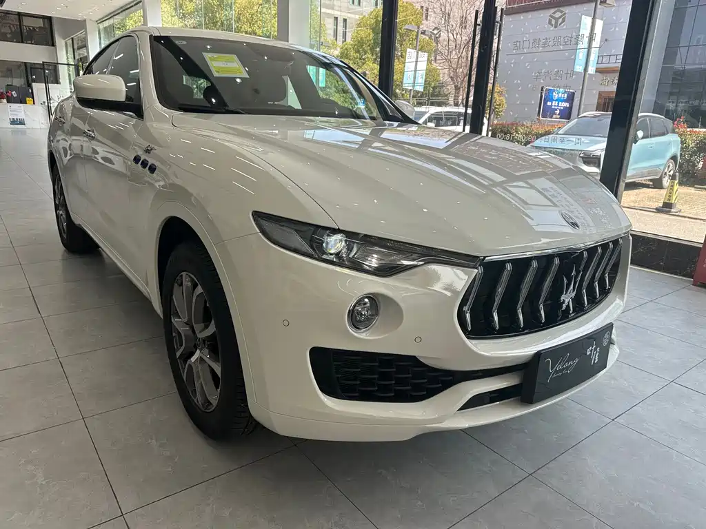 Levante 2.0 T GT