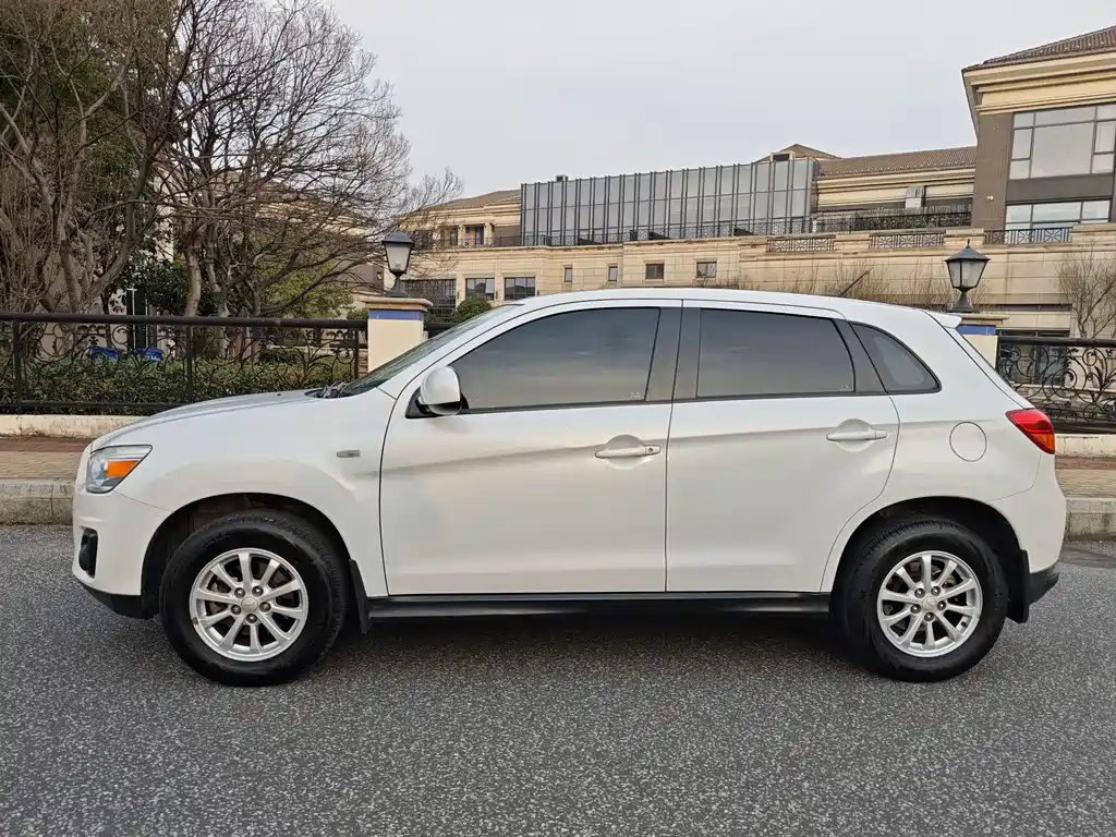 ASX 2.0 L CVT 2 WD Elite