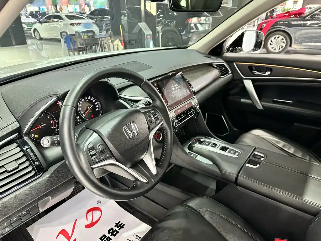 Avancier 370 TURBO 2 WD Luxury