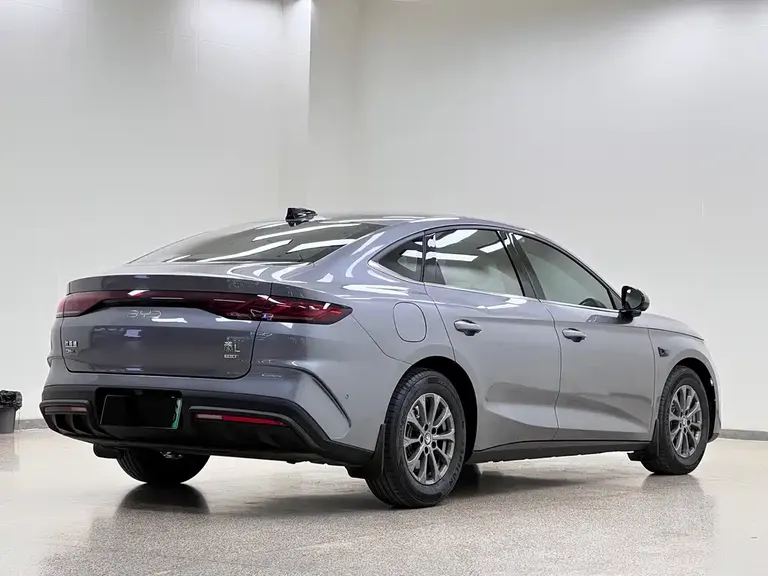 BYD Qin L DM-i 80 KM Leading