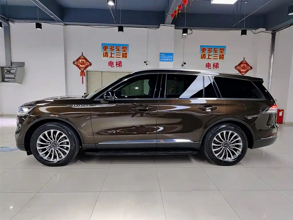 Aviator 3.0 T V6 4 WD Graceful