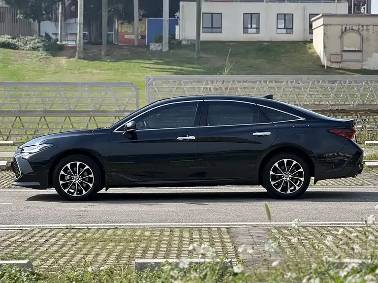 Toyota Avalon 2.5 L Luxury