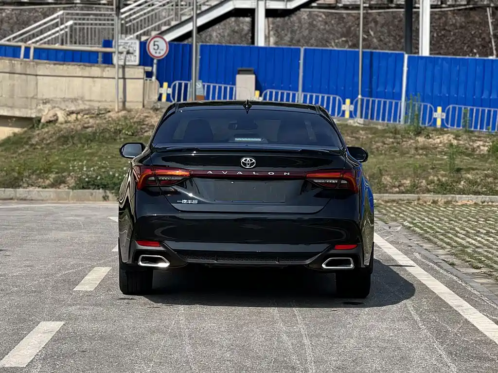Avalon 2.5 L Luxury