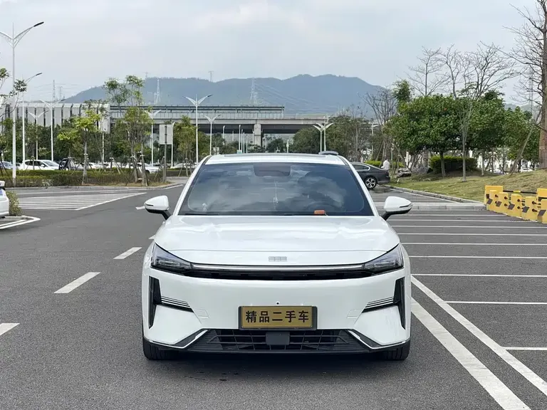 Geely Galaxy L6 60 km PLUS