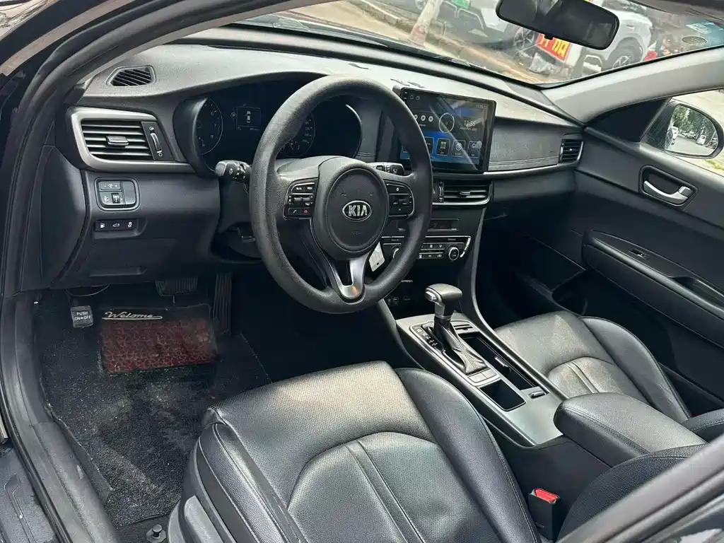 Kia K5 2.0 L Auto GL
