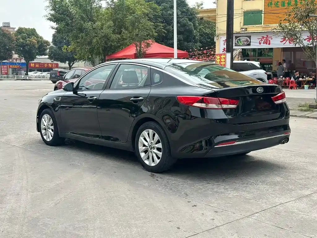 Kia K5 2.0 L Auto GL