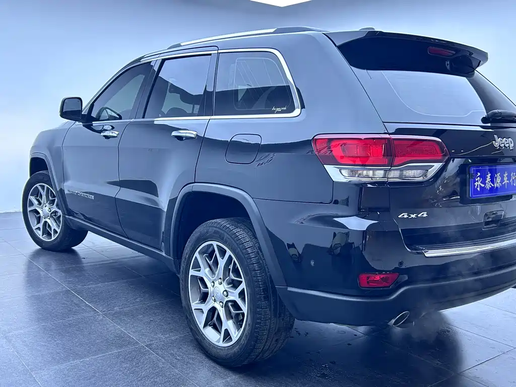 Grand Cherokee (Import) 3.0 L 80 Anniversary