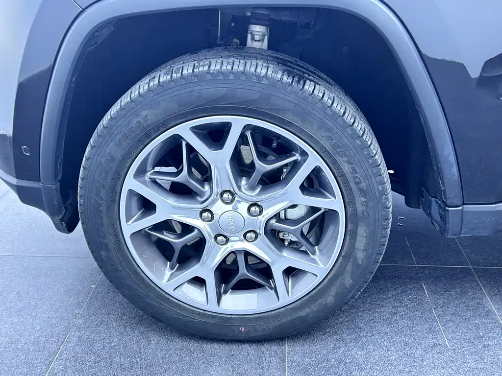 Grand Cherokee (Import) 3.0 L 80 Anniversary