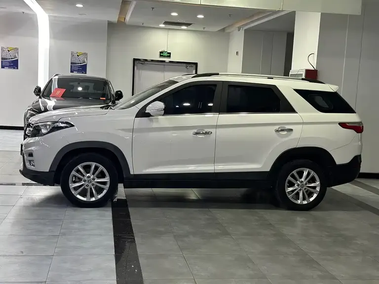 Dongfeng Fengguang S560 1.8 L Manual Elite 7-seat
