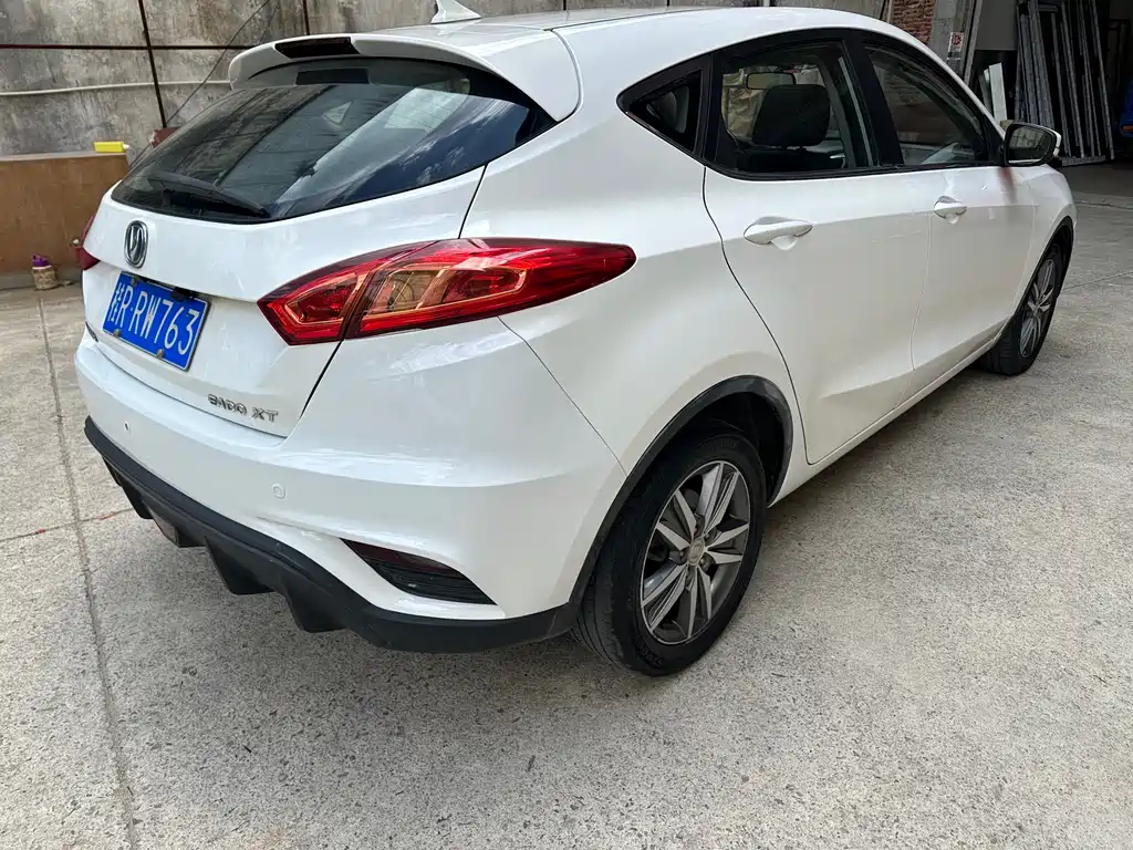 Eado XT 1.6 L Auto Handsome Cool