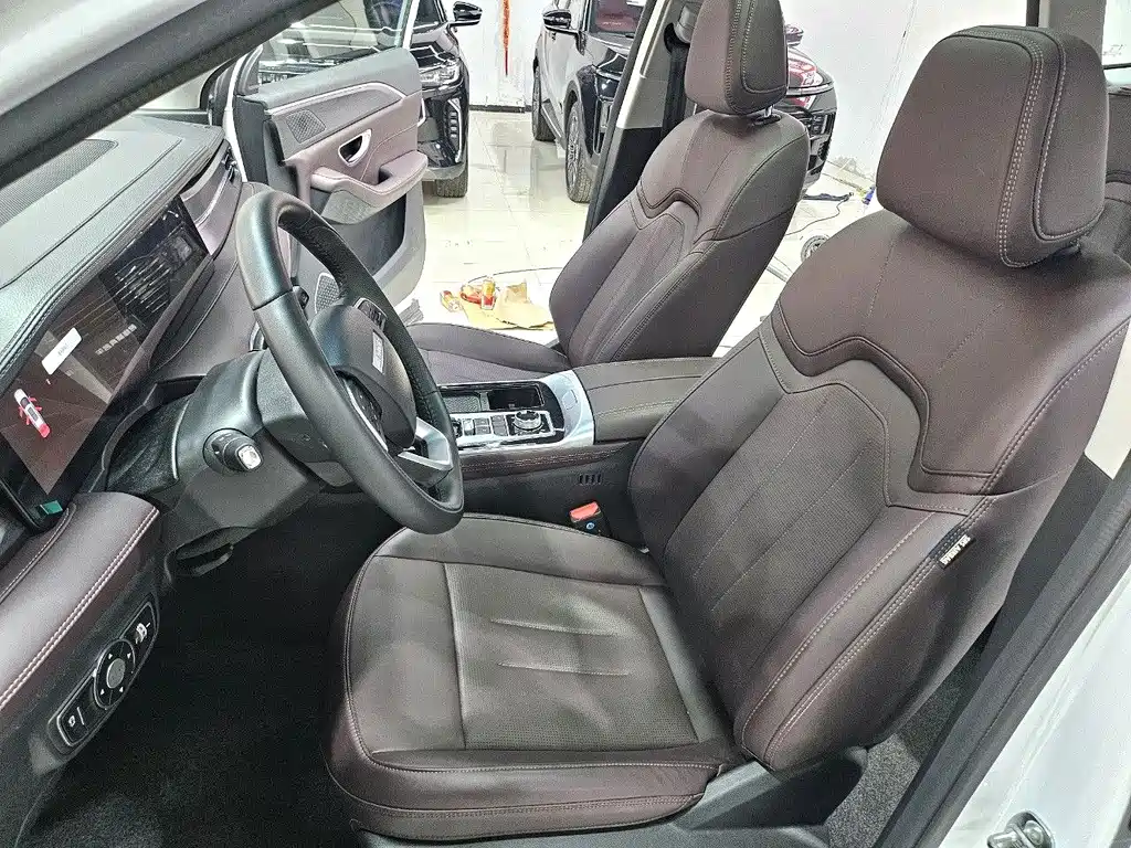 Jetour X90 PLUS 1.6 TD DCT Elite 7-seat