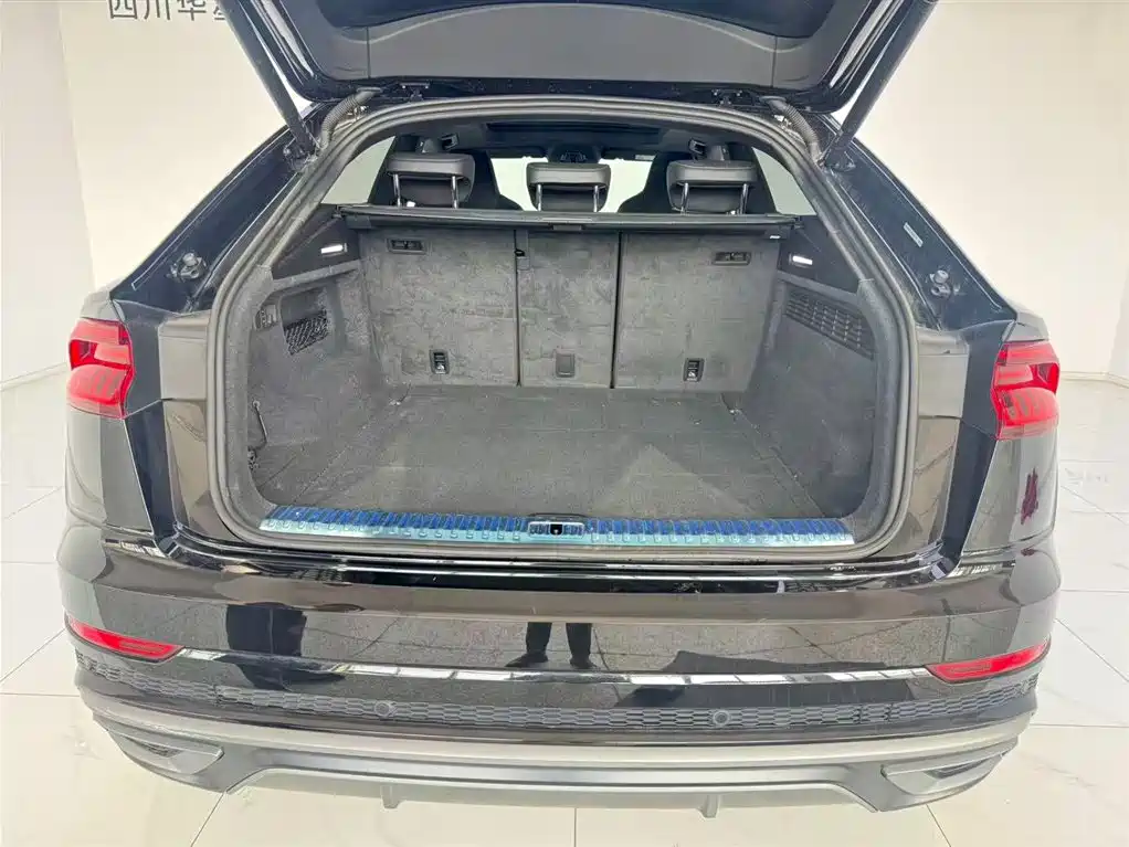 Audi Q8 55 TFSI Select Dynamic