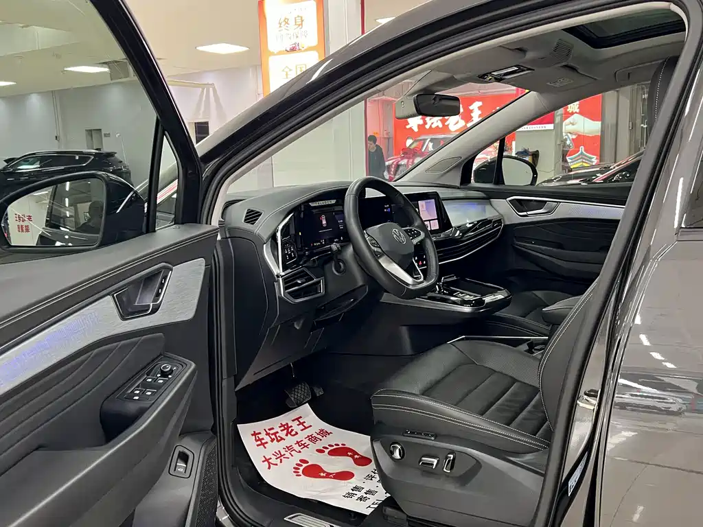 Talagon 380 TSI 4 WD Luxury Premium Realm Pro 6-seat