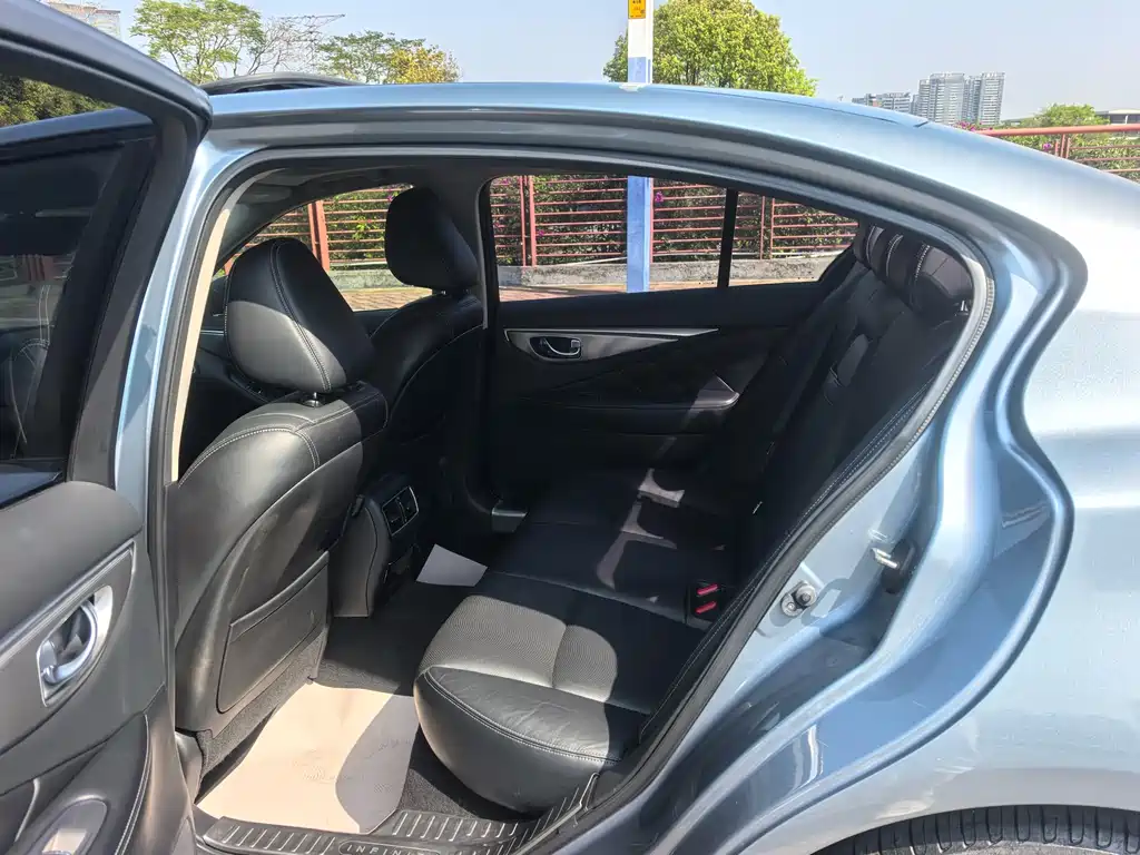 Infiniti Q50 L 2.0 T Joy