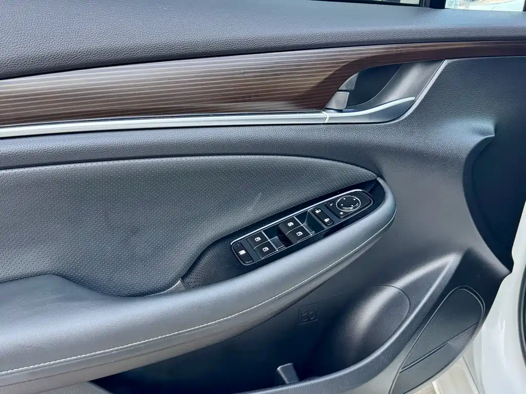 Trumpchi GA6 270 T Auto Luxury