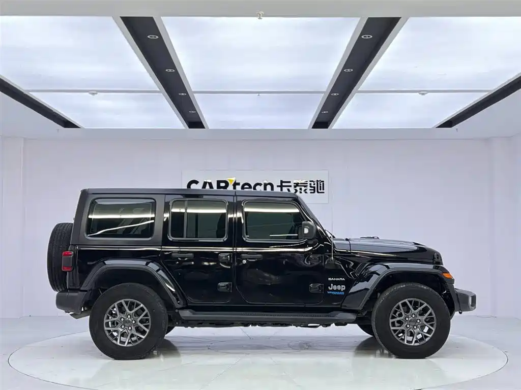 Wrangler NEV 4-door 2.0 T 4 xe Sahara