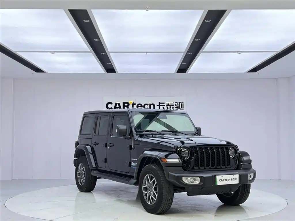 Wrangler NEV 4-door 2.0 T 4 xe Sahara