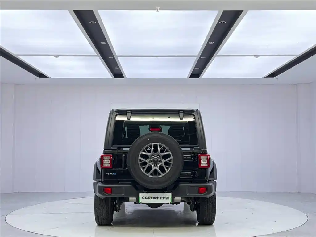 Wrangler NEV 4-door 2.0 T 4 xe Sahara