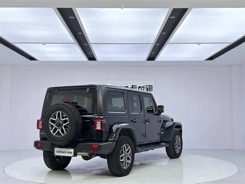 Wrangler NEV 4-door 2.0 T 4 xe Sahara
