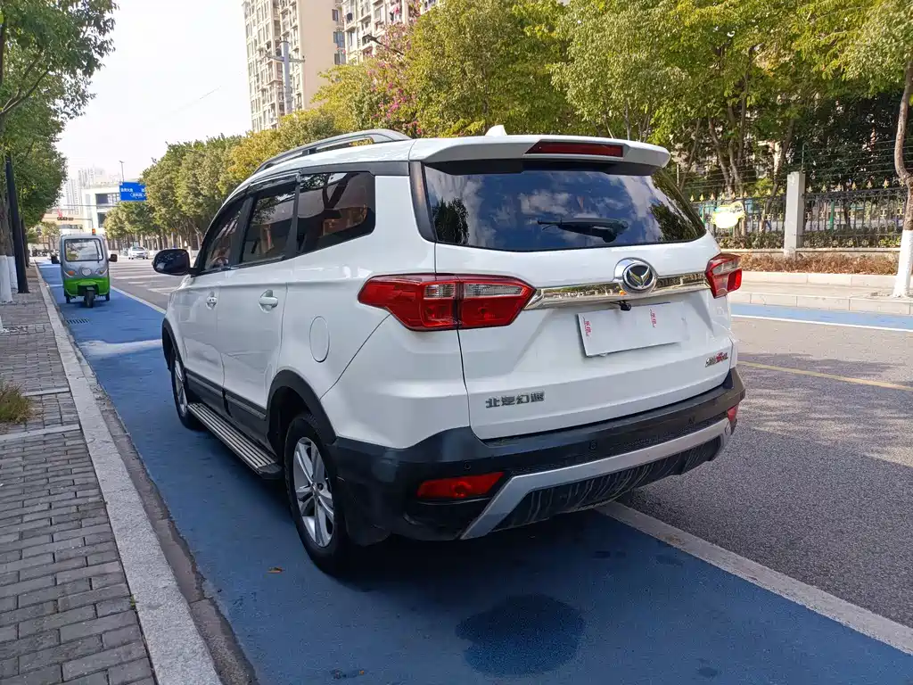 BAIC Huansu S3 S3 L 1.5 L Manual Distinguished