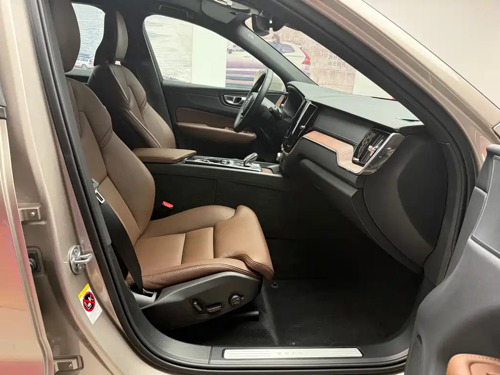 Volvo XC60 B5 4 WD Smart Vision Luxury