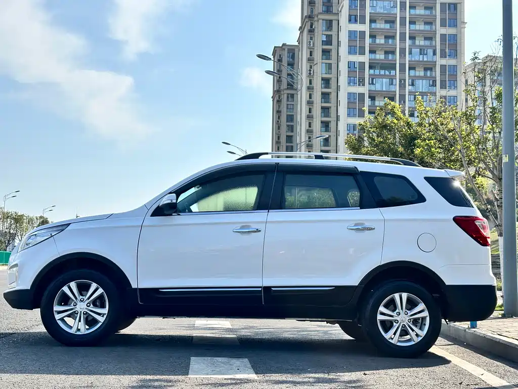 BAIC Huansu S3 1.5 L Luxury CN-IV