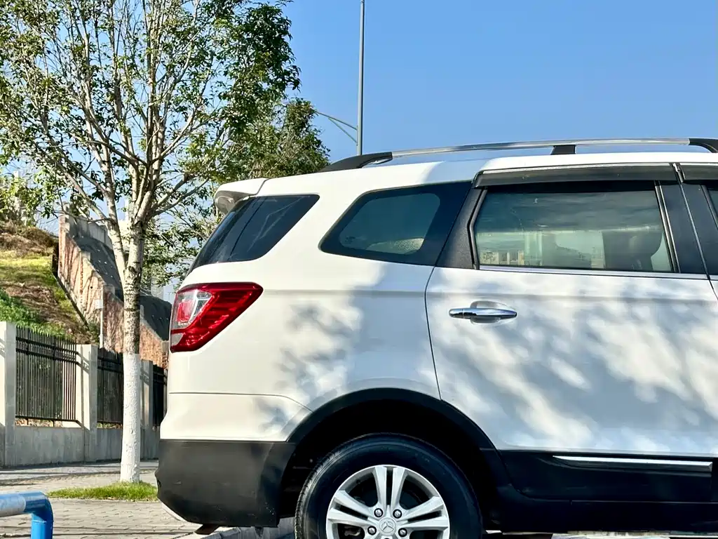 BAIC Huansu S3 1.5 L Luxury CN-IV