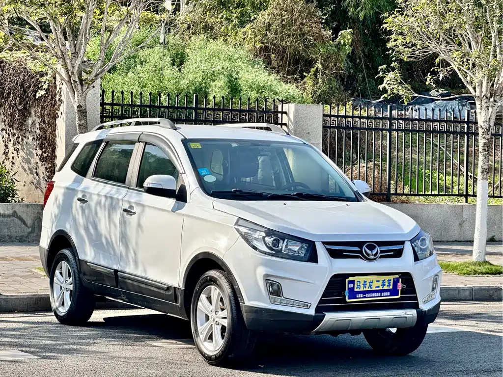 BAIC Huansu S3 1.5 L Luxury CN-IV
