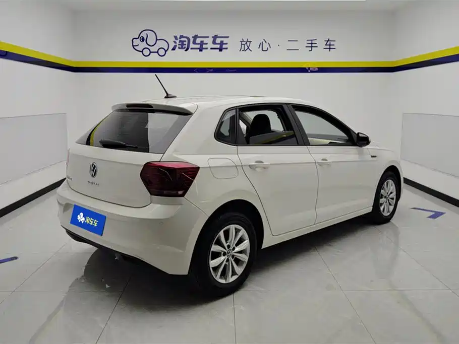 Polo Plus 1.5 L Auto Colorful Tech