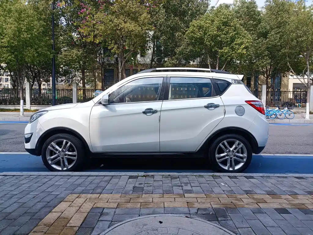 Changan CS35 1.6 L Manual Luxury CN-V
