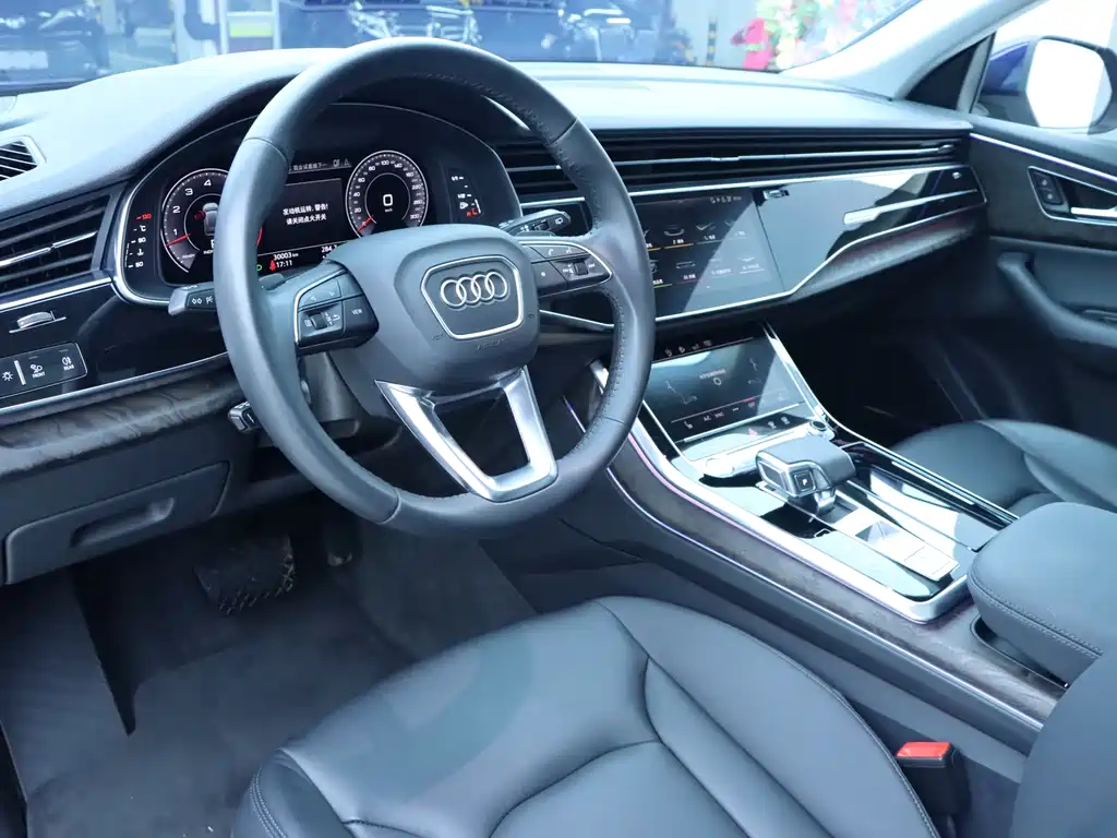 Audi Q8 55 TFSI Luxury Dynamic
