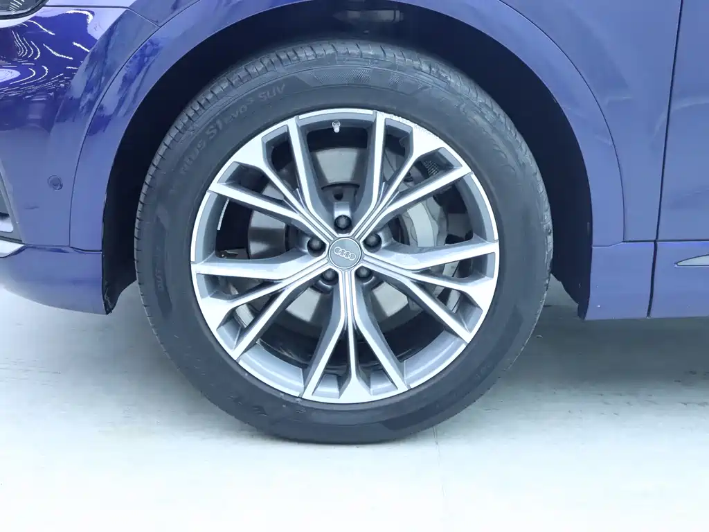 Audi Q8 55 TFSI Luxury Dynamic