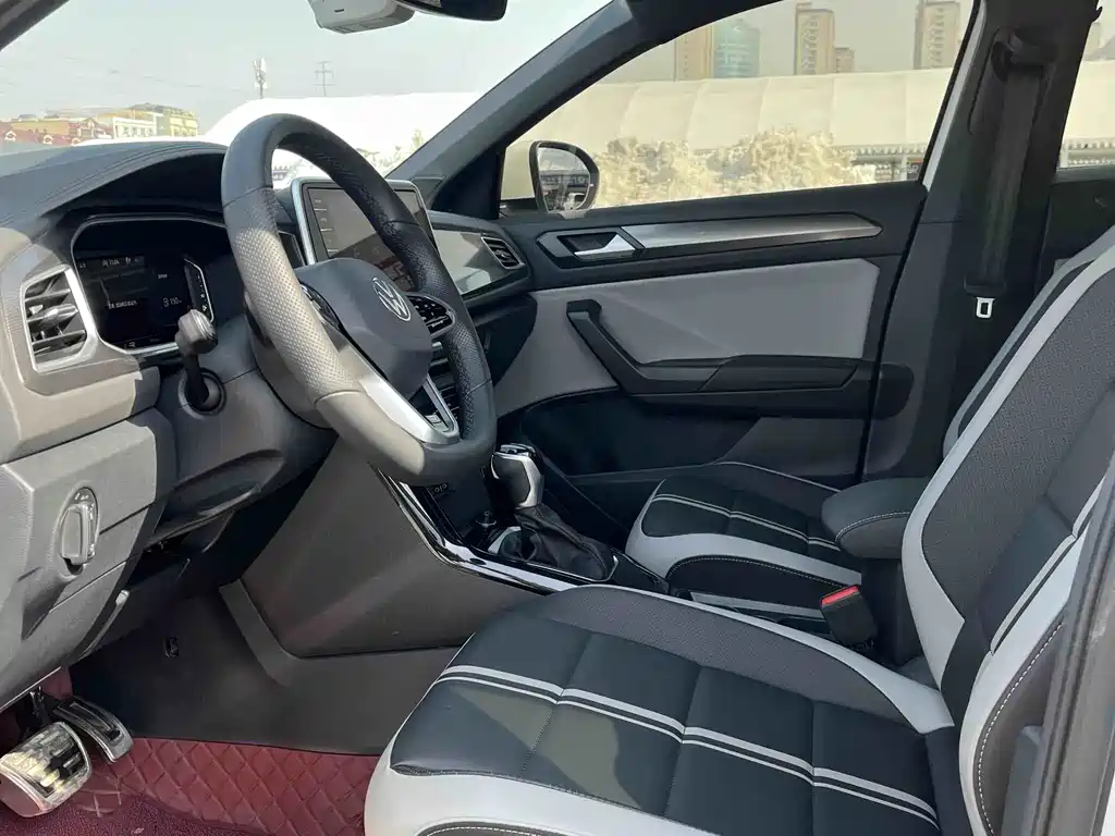T-ROC 300 TSI DSG 2 WD Starlight