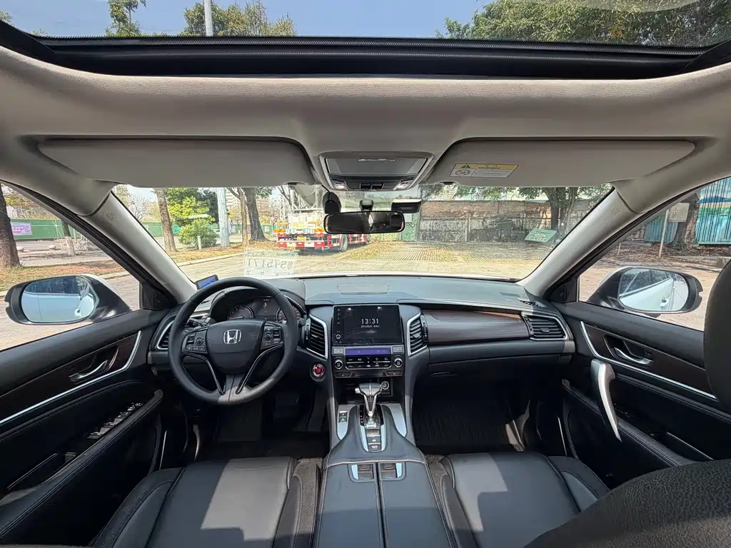 Avancier 240 TURBO 2 WD Luxury