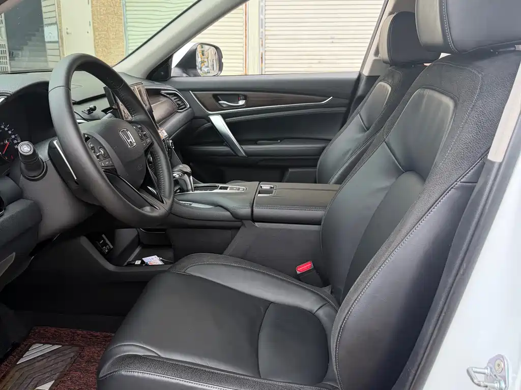 Avancier 240 TURBO 2 WD Luxury