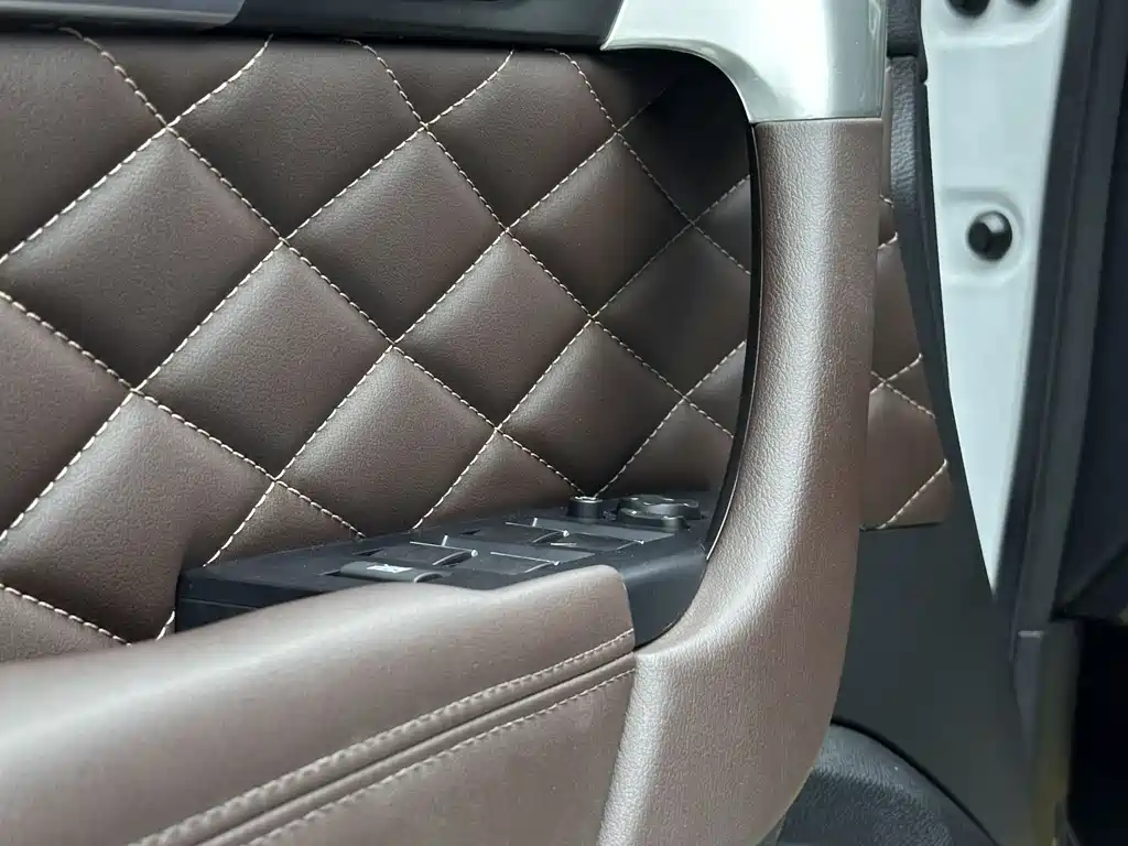 Haval H9 2.0 T Gasoline 4 WD Premium 5-seat