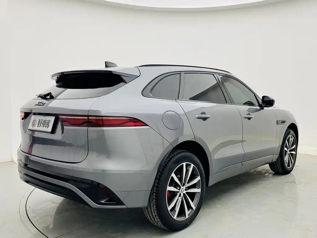 Jaguar F-PACE P250 R-Dynamic SE
