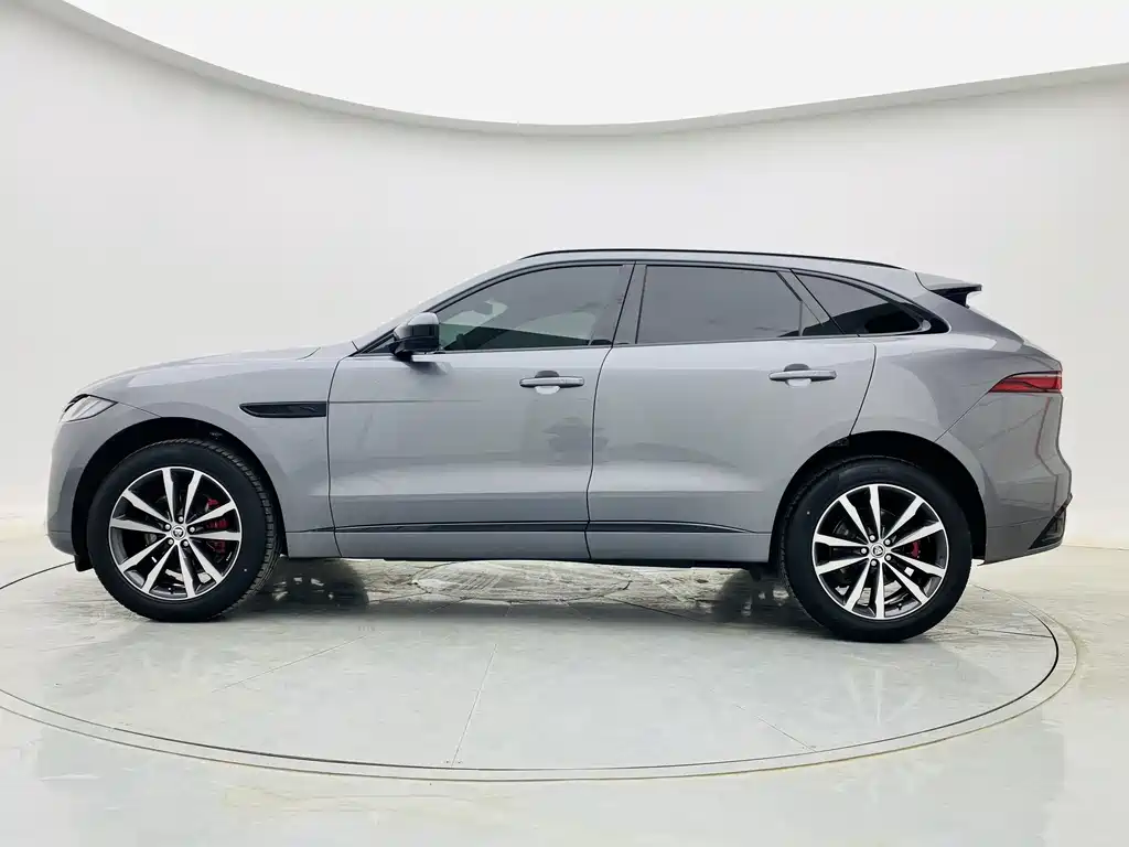 Jaguar F-PACE P250 R-Dynamic SE