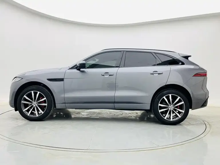 Jaguar F-PACE P250 R-Dynamic SE