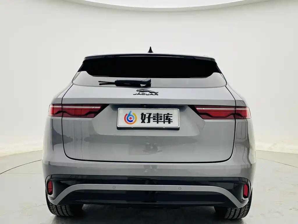 Jaguar F-PACE P250 R-Dynamic SE
