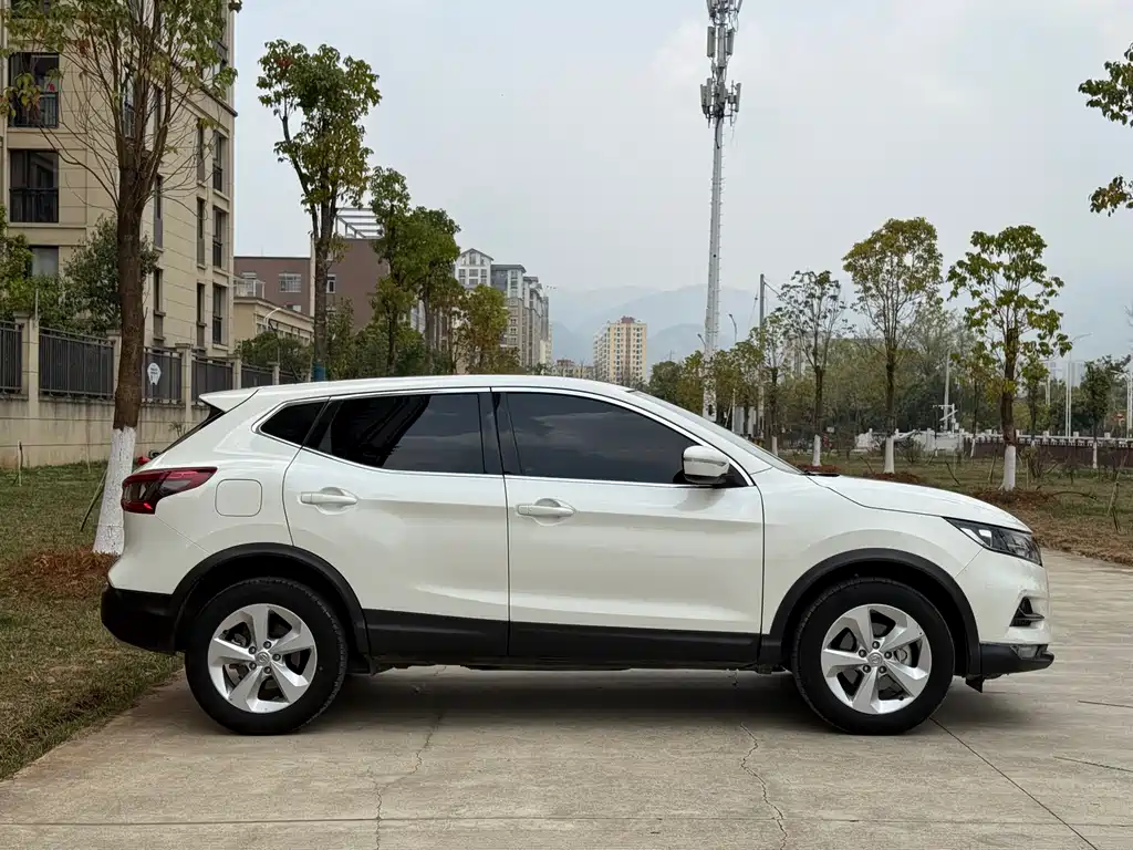 Qashqai Classic 2.0 L CVT XV Comfort