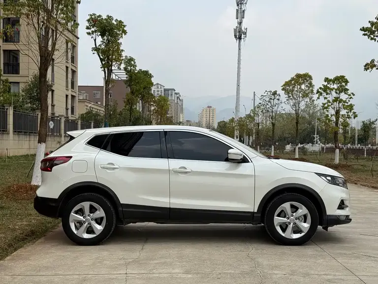Nissan Qashqai Classic 2.0 L CVT XV Comfort