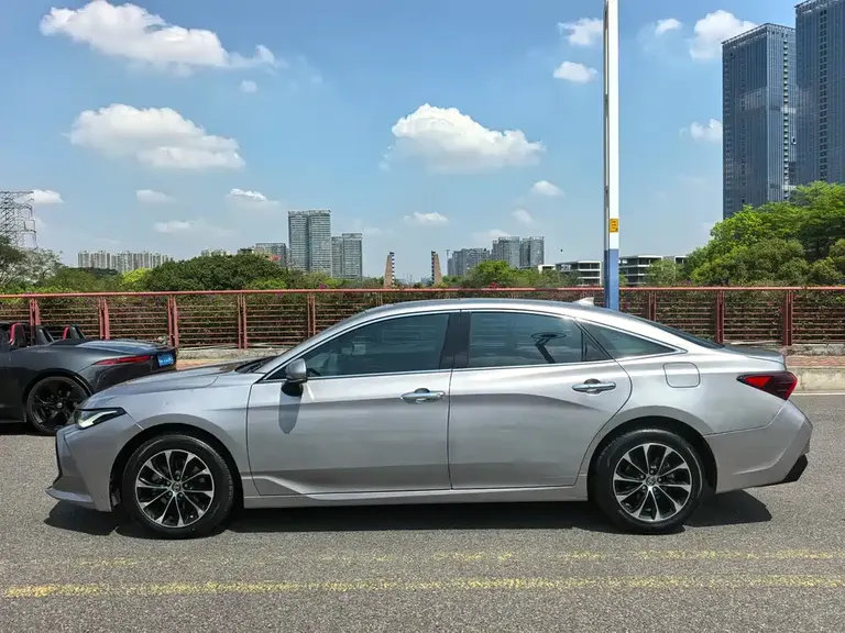 Toyota Avalon 2.0 L Luxury